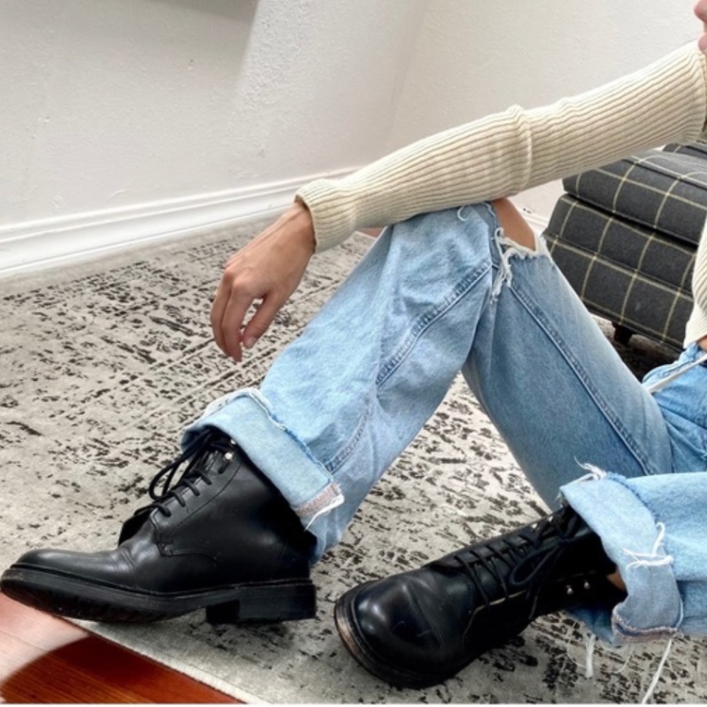 frye • lace up black leather ankle boots